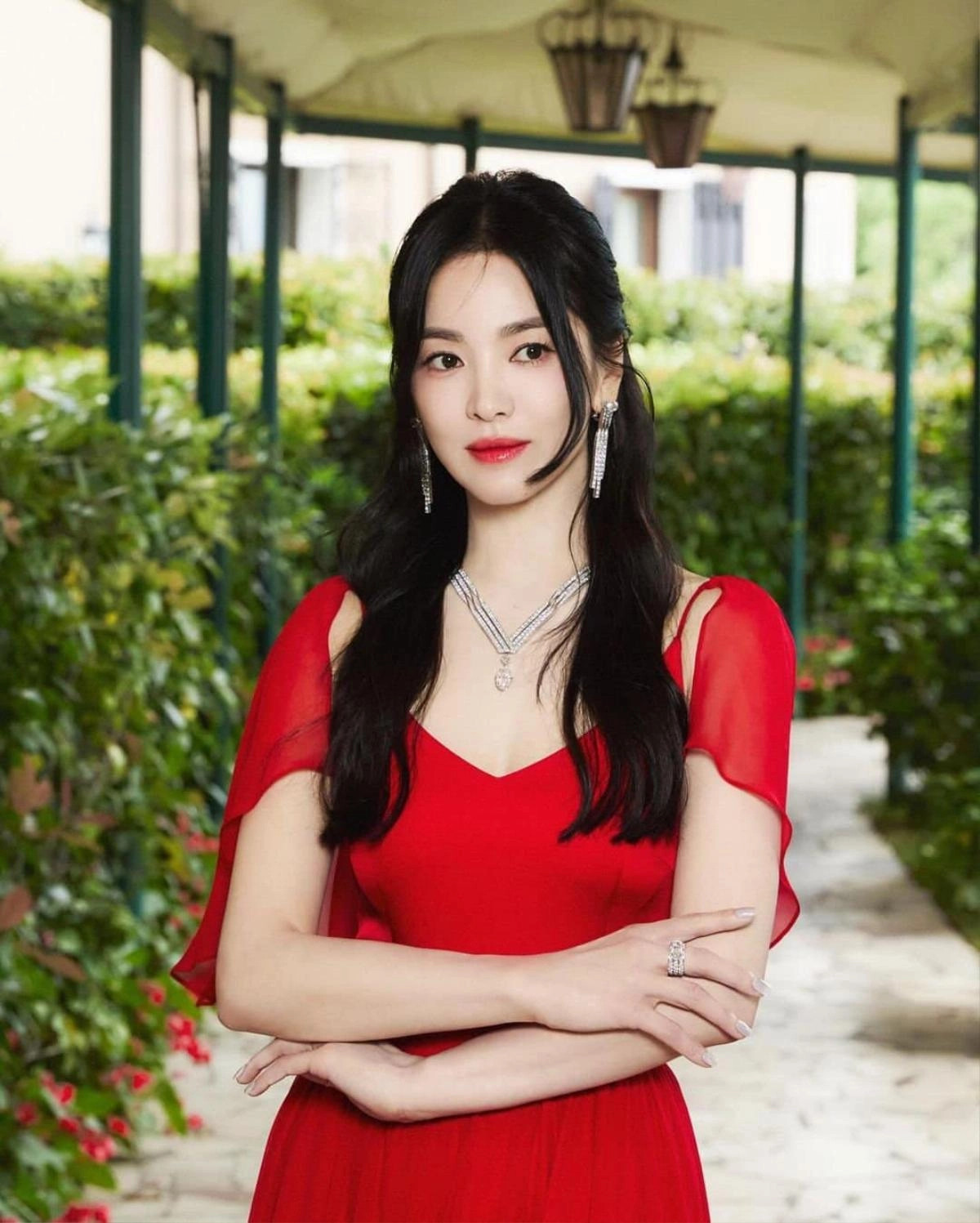 Song Hye Kyo giờ đây đã trở thành 1 trong những sao nữ dẫn đầu làn sóng Hallyu sau hàng loạt tác phẩm gây sốt trên diện rộng. Ảnh: X