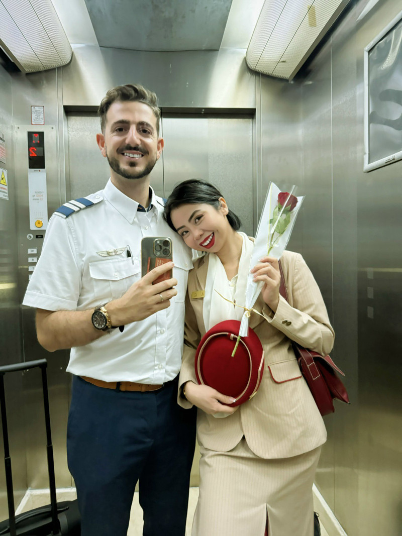 'Chuyến bay đẹp nhất cuộc đời' của nữ tiếp viên người Việt và phi công Italy插图1 anh 2.jpg