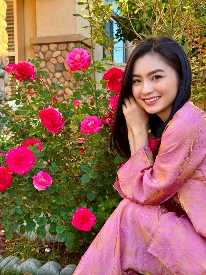 Thời gian đầu sang Mỹ, cô gặp khá nhiều khó khăn trong việc hoà nhập với cuộc sống xứ người bởi môi trường mới gây bỡ ngỡ. Tuy nhiên, nhờ sự giúp đỡ của gia đình chồng, Diệu Hương đã nhanh chóng bắt kịp với cuộc sống mới.