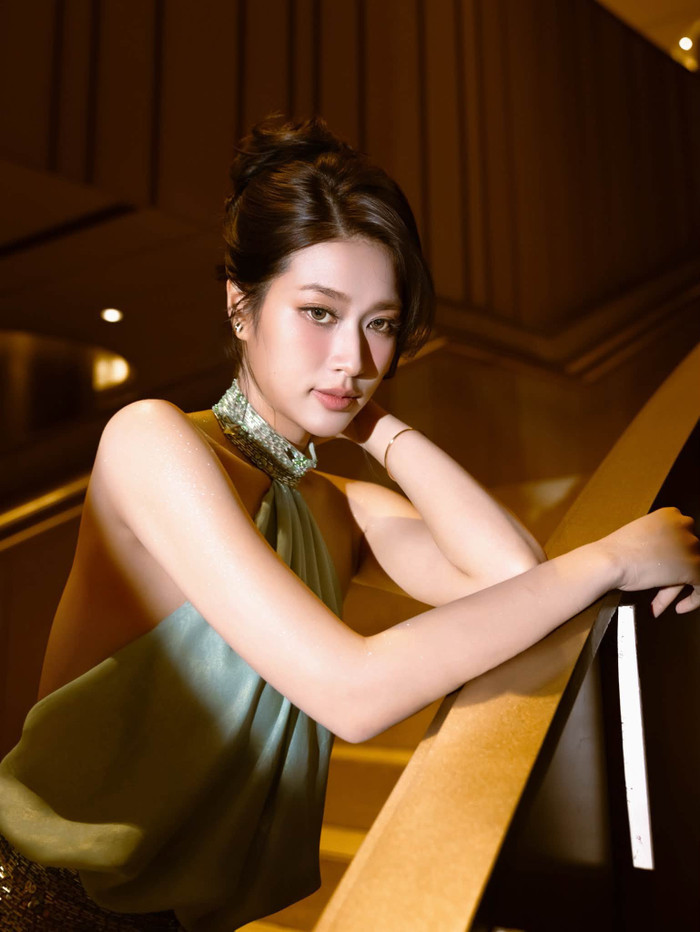 Hoa hậu Đoàn Thiên Ân hé lộ hình mẫu váy cưới mơ ước gây chú ý khi thử đồ ở tuổi 26插图1 Nhan sắc ngày càng cuốn hút của Đoàn Thiên Ân.
