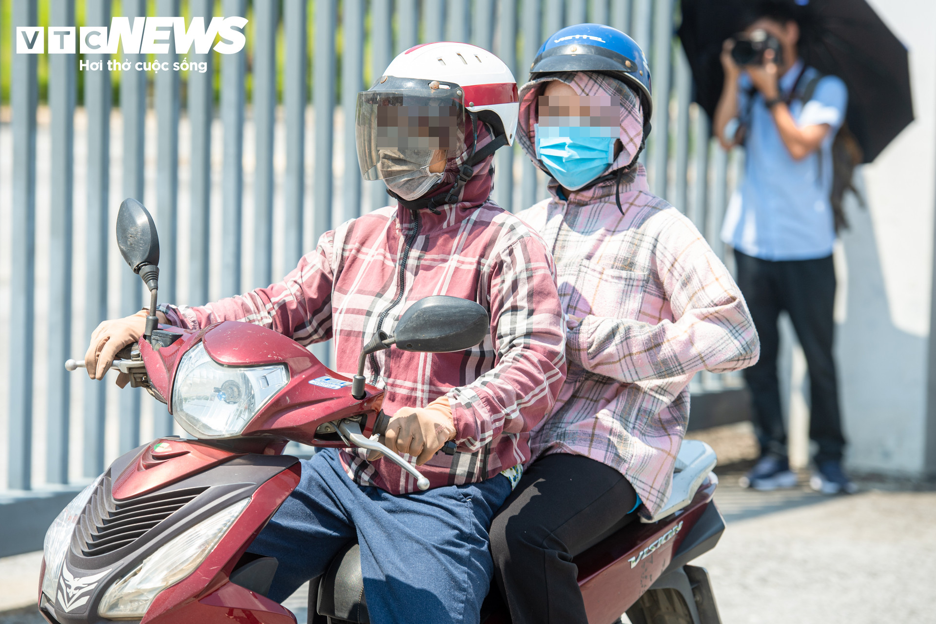 326 thí sinh chuyên Tuyên Quang làm thủ tục, nghe phổ biến quy chế thi lại - 3
