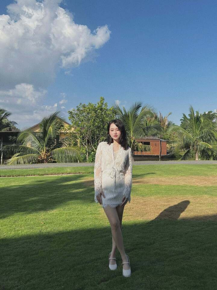 Hình ảnh diễn viên Trúc Anh hiện tại, đã dần lấy lại vóc dáng thon gọn, xinh đẹp.