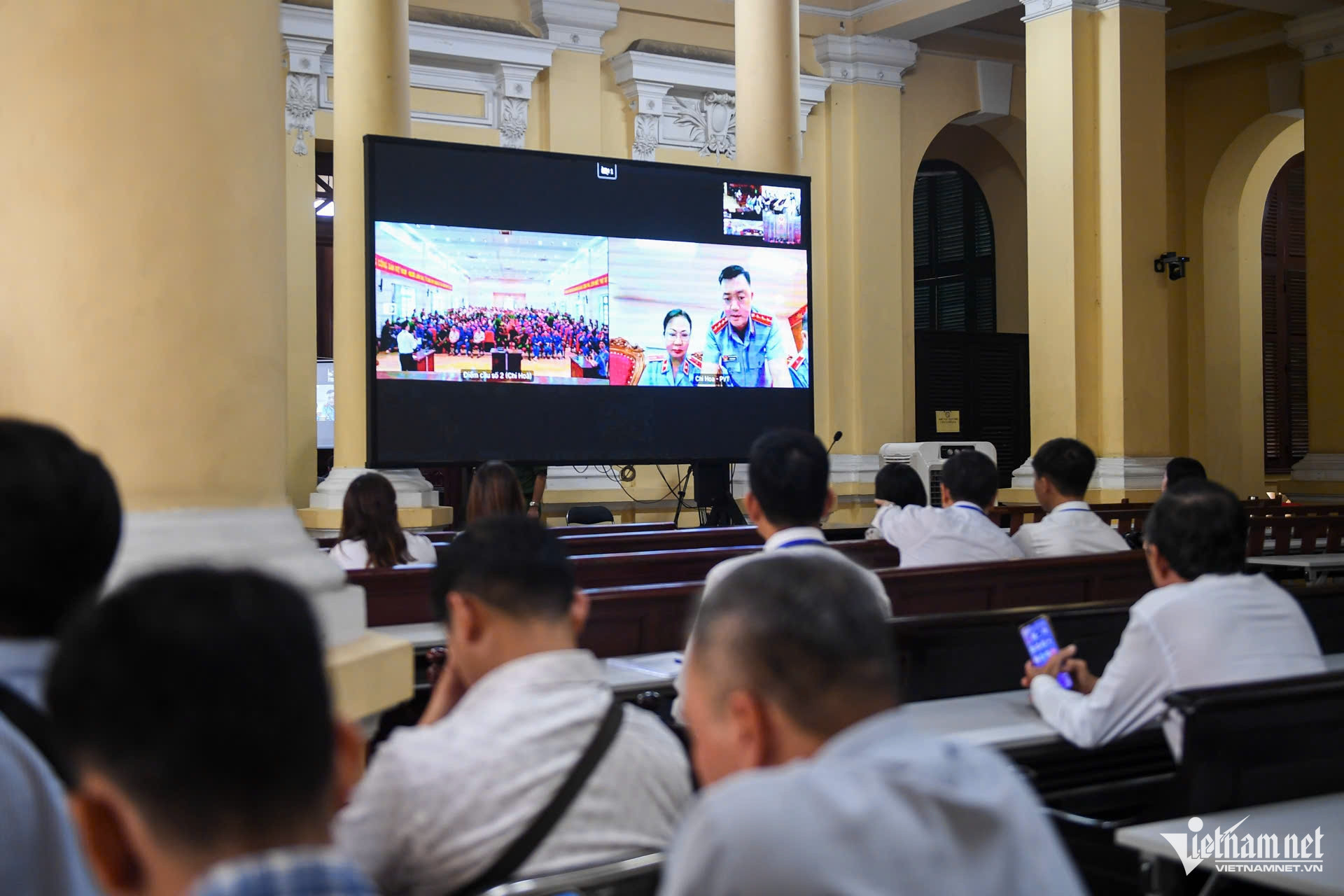 Hình ảnh phiên tòa xét xử ca sĩ Chi Dân, Andrea Aybar trong chuyên án ma túy VN10插图5