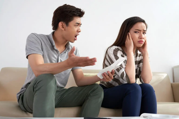 Chồng chi ly từng khoản chi luôn định kiến rằng tôi không viết vun vén, tiết kiệm. (Ảnh minh họa: iStock)