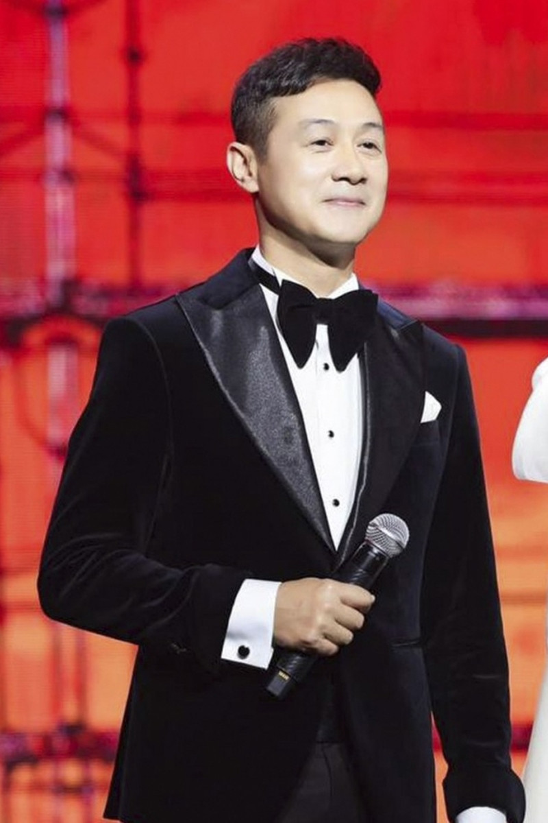https://static-images.vnncdn.net/vps_images_publish/000001/000003/2026/8/17/mc-anh-tuan-04-2579.jpg