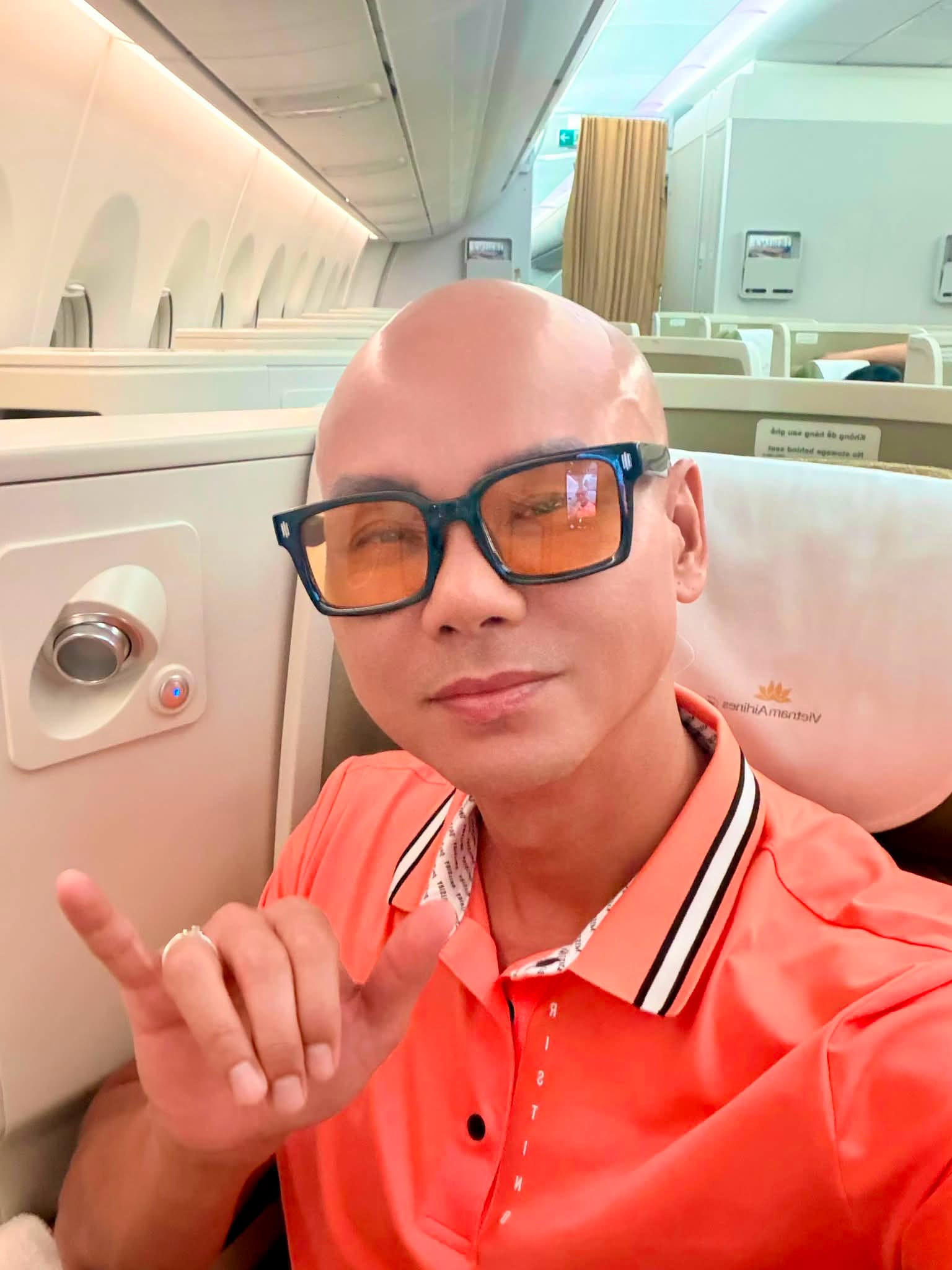Hồng Vân nói lời gan ruột gửi chồng Lê Tuấn Anh, Hồ Ngọc Hà diện hàng hiệu dạo phố插图8 777801417_1503640555131299_8495394042061145799_n.jpg