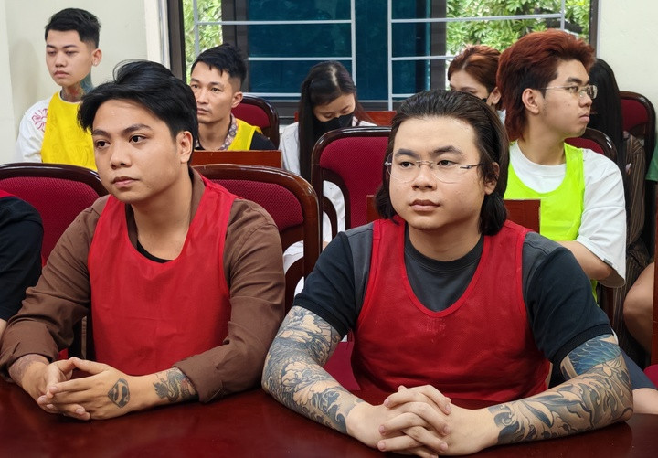 Phạm Tuấn và đồng phạm tại cơ quan công an.