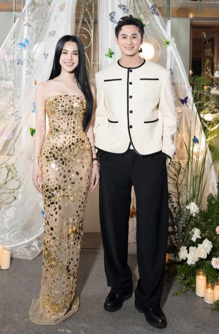 Diệp Lâm Anh từng nói về Phạm Kiên rằng người mà cô đang tìm hiểu không đúng gu nhưng luôn mang cho cô cảm giác an toàn, nhẹ nhàng khi bên cạnh.