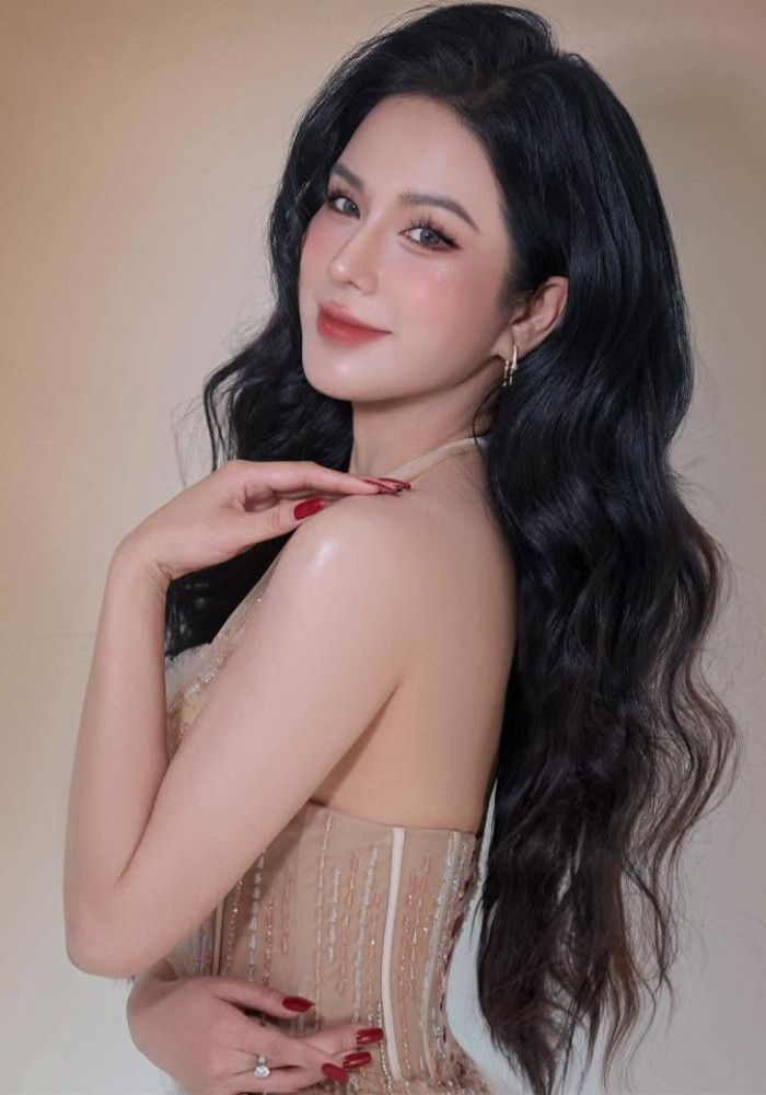 https://static-images.vnncdn.net/vps_images_publish/000001/000003/2026/8/24/batch-593991920-4322407178041691-5260318114820540387-n-404.jpg