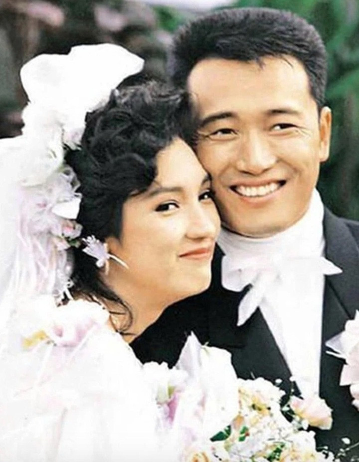 Miêu Kiều Vỹ và Thích Mỹ Trân đám cưới năm 1990.