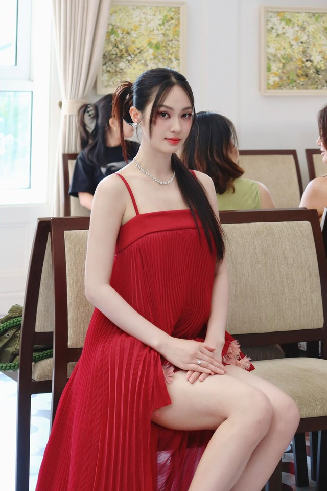 Vũ Thuý Quỳnh lộ bụng bầu vượt mặt, đi khệ nệ trên sóng livestream - Ảnh 5.