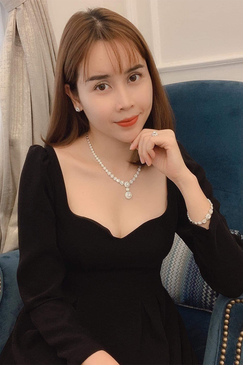 https://static-images.vnncdn.net/vps_images_publish/000001/000003/2026/8/22/huong-giang-20-329.jpg