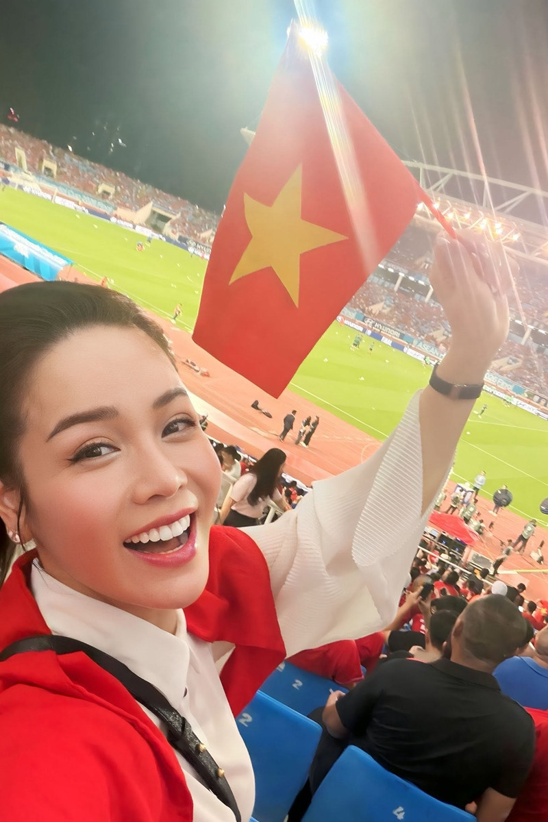 https://static-images.vnncdn.net/vps_images_publish/000001/000003/2026/8/26/nhat-kim-anh-4246.jpg