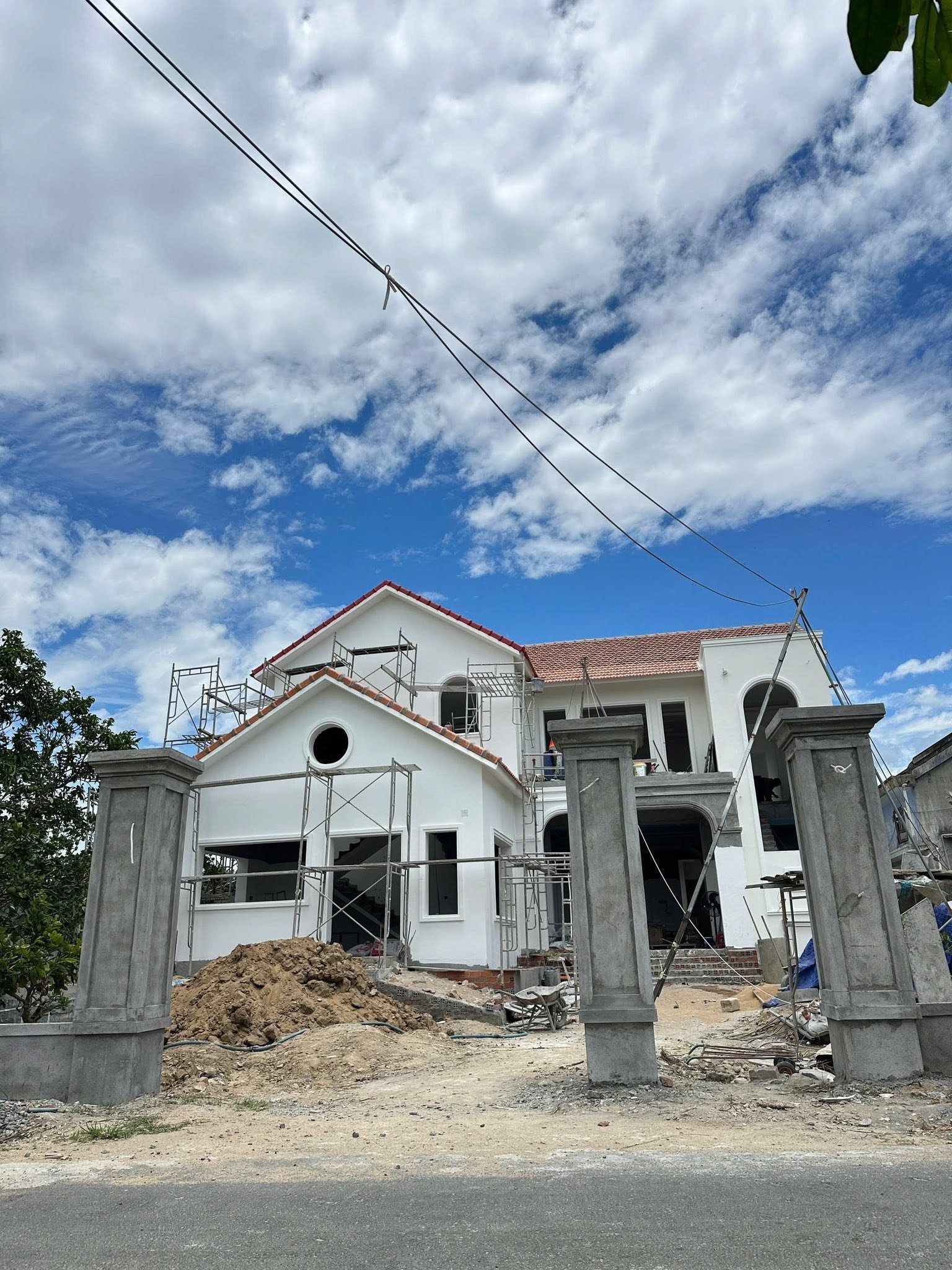 Diễn viên Việt có 5,5 triệu người theo dõi xây nhà 300m2 báo hiếu cha mẹ là ai?插图2 https://static-images.vnncdn.net/vps_images_publish/000001/000003/2026/8/27/774165493-4809454779283700-7058061841027002692-n-1171.jpg
