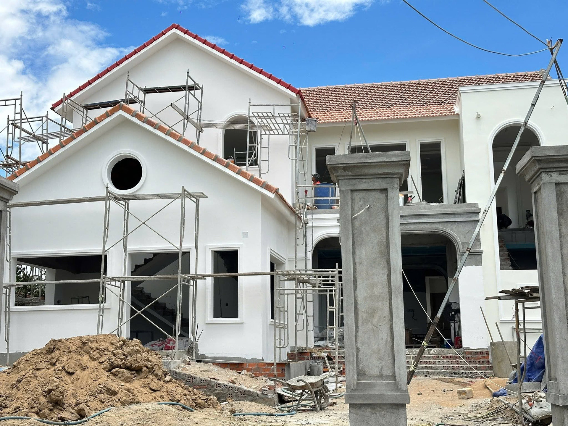 Diễn viên Việt có 5,5 triệu người theo dõi xây nhà 300m2 báo hiếu cha mẹ là ai?插图 https://static-images.vnncdn.net/vps_images_publish/000001/000003/2026/8/27/777800956-4809454815950363-8676549292303387909-n-1169.jpg