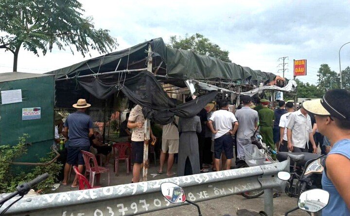 Hiện trường nơi xảy ra vụ cháy khiến 1 người đàn ông tử vong tại chỗ.