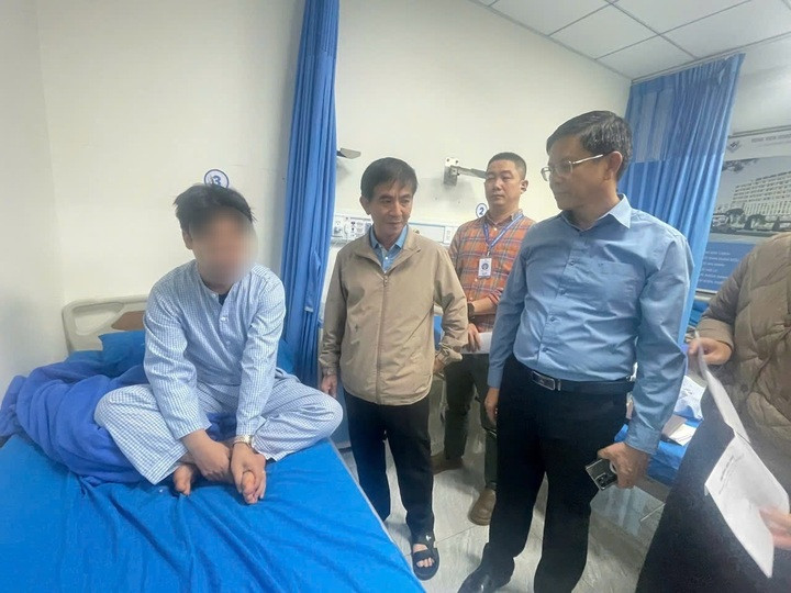 Lãnh đạo UBND tỉnh Gia Lai thăm hỏi các nạn nhân gặp nạn.