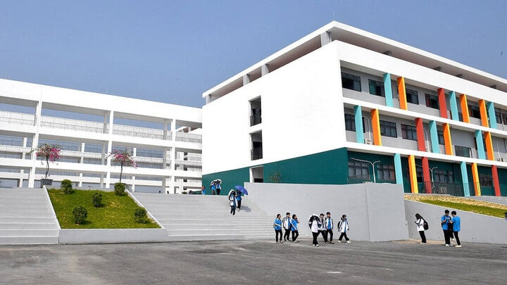 Việc thi lại không nên được nhìn như sự phủ nhận công sức học tập của toàn bộ các em. (Ảnh: Báo Tuyên Quang)