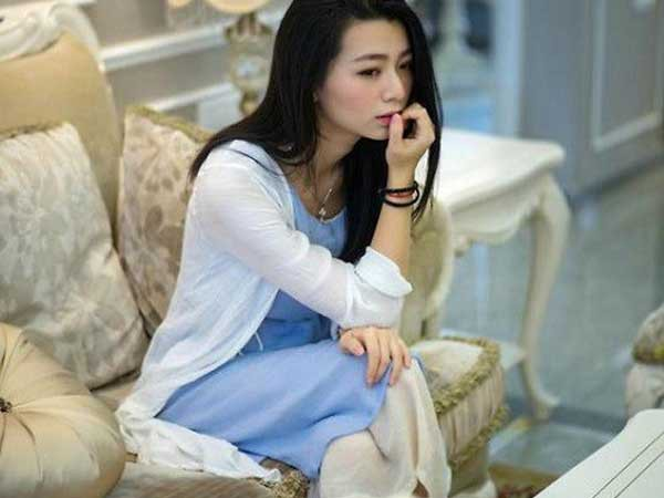 Chồng bất ngờ vứt vào mặt tôi cục tiền rồi yêu cầu một việc khiến tôi 'đứng hình'  - Ảnh 1