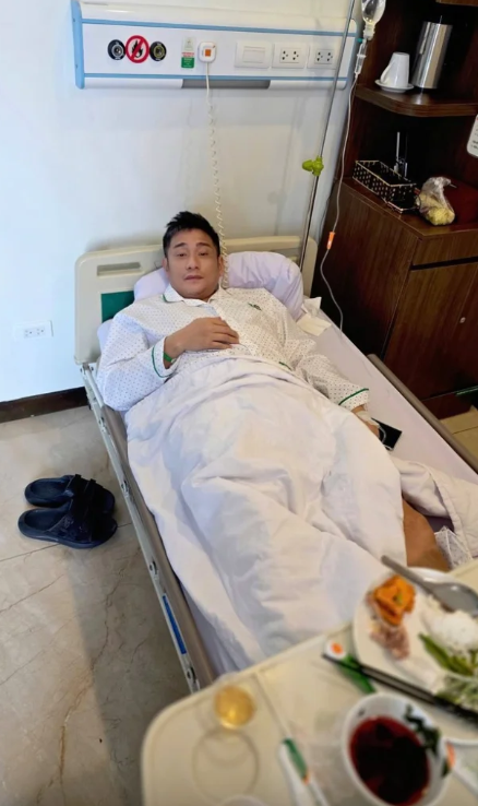 Diễn viên Minh Tiệp vừa giành cúp đã phải nhập viện, bà xã tiết lộ nguyên nhân - Ảnh 1
