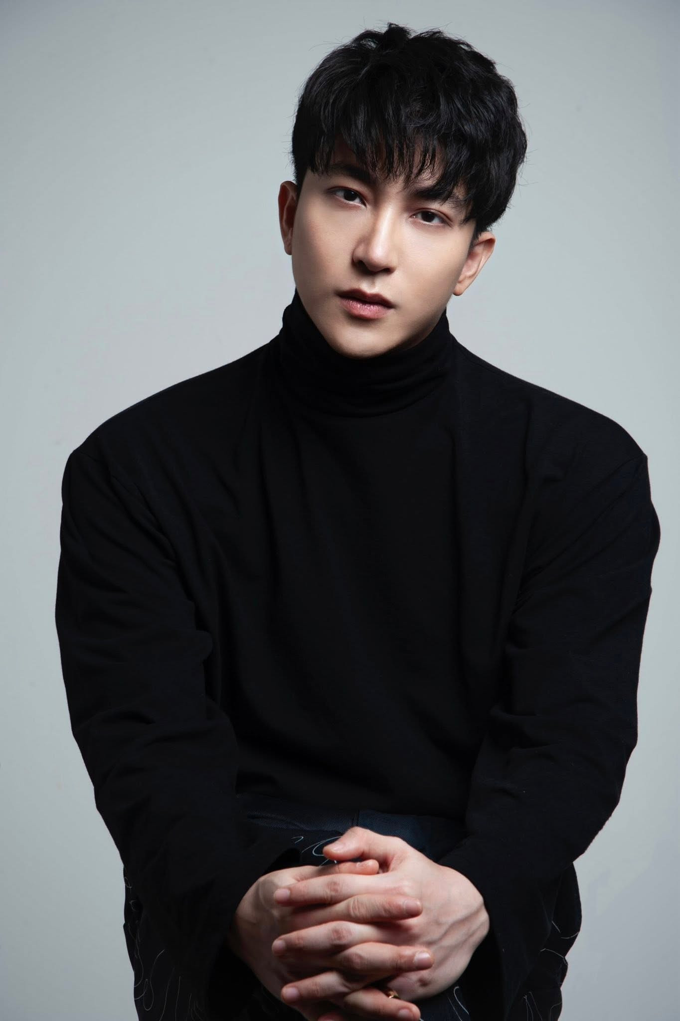 B Trần từng là hot boy đình đám một thời và được biết đến với nhiều vai trò như diễn viên, MC, VJ... Ảnh: FBNV