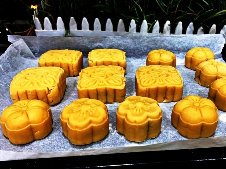 Bác sĩ chỉ cách ăn bánh trung thu không sợ béo, vọt đường huyết插图 Bánh trung thu chứa nhiều đường, chất béo và năng lượng. (Ảnh minh hoạ: Như Loan)
