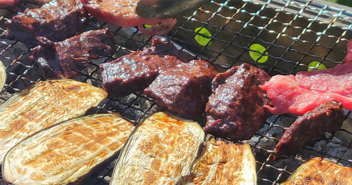 Ông Lý không ngờ kết quả xét nghiệm dương tính với ma túy của mình và người thân, bạn bè lại đến từ các món nướng và kho tại nhà hàng. (Ảnh minh họa: AC)
