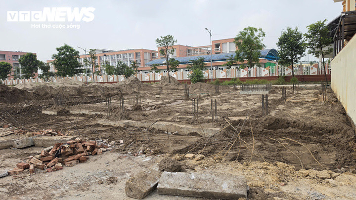 Móng nhà mới đã được gia cố vững chắc, sẵn sàng tiếp nhận ngôi biệt thự.