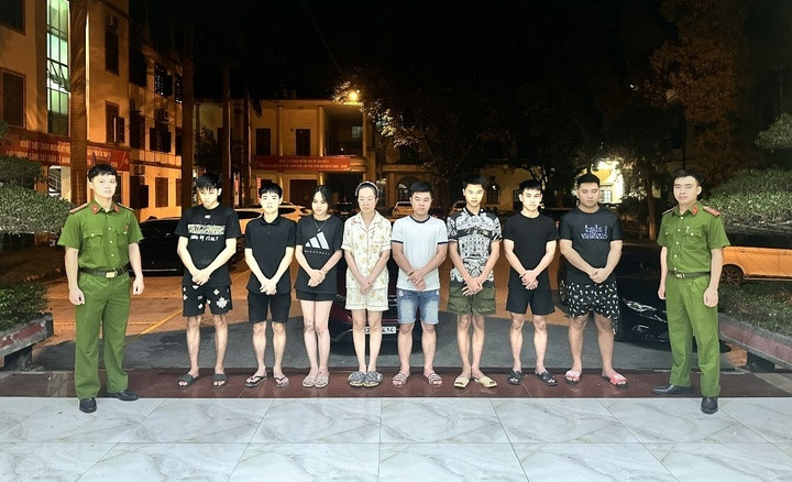 Kịch bản phân vai tinh vi lừa tiền của 8 kẻ giả danh nhân viên giao hàng插图3 Trước đó, Công an tỉnh Lạng Sơn khởi tố 7 bị can trong đường dây này. (Ảnh: Công an Lạng Sơn).