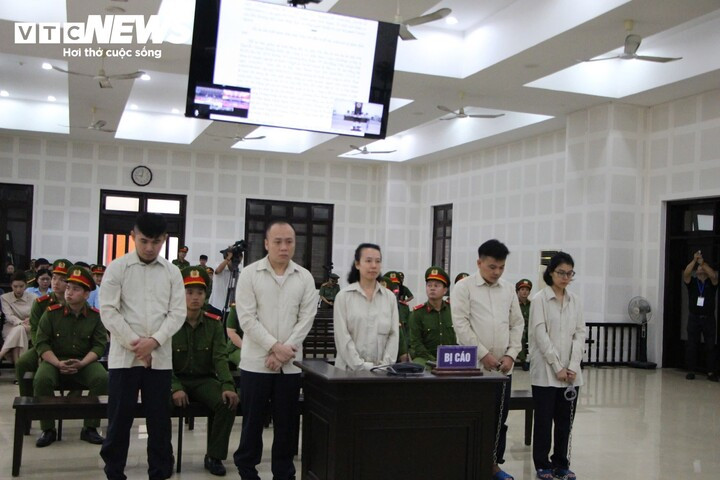5 bị cáo lĩnh án.