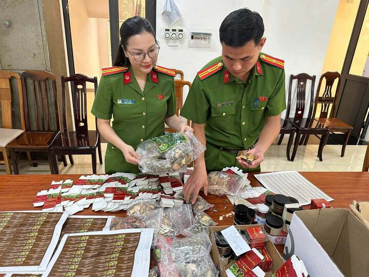 Tang vật vụ án.
