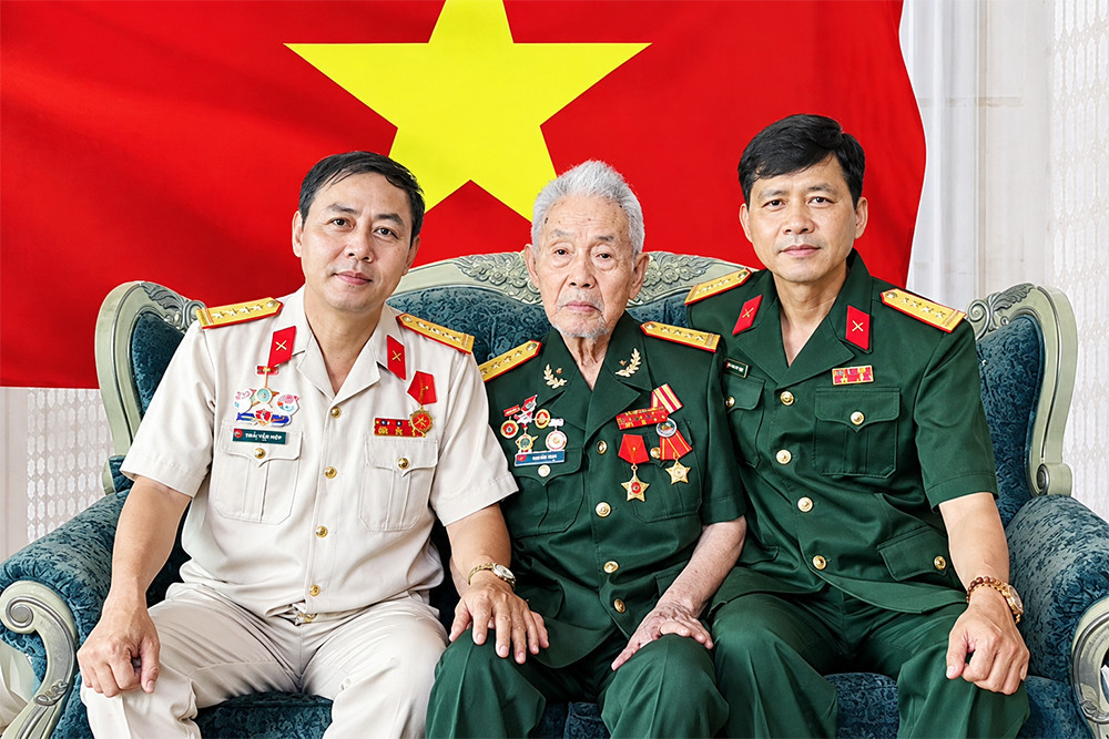 01 Chi Pu.jpg