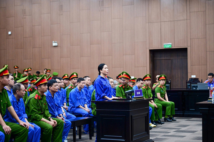 Bị cáo Nguyễn Thị Mai Anh tại toà.