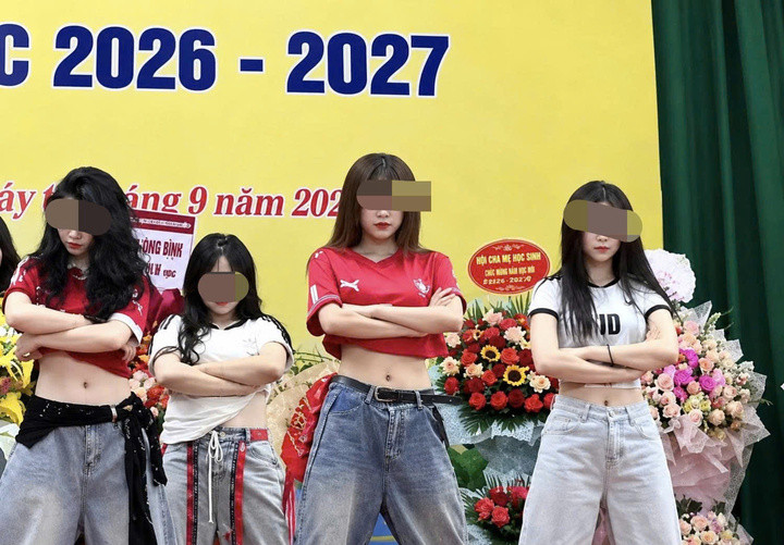 Tiết mục nhảy hiện đại của học sinh trường THPT Tiên Du số 1 Bắc Ninh gây xôn xao. (Ảnh: Cắt từ clip).