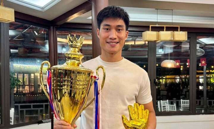 Thủ môn Nguyễn Bá Minh Hiếu sớm chia tay bóng đá.